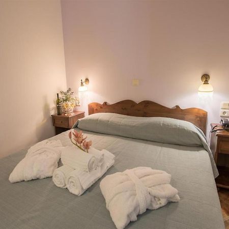 Moongarden Aparthotel Mithimna Ngoại thất bức ảnh