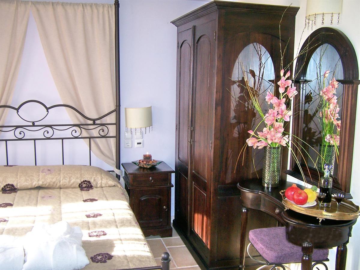Moongarden Aparthotel Mithimna Ngoại thất bức ảnh