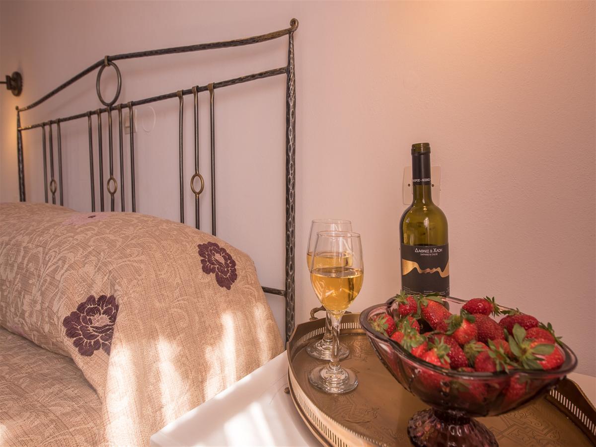 Moongarden Aparthotel Mithimna Ngoại thất bức ảnh