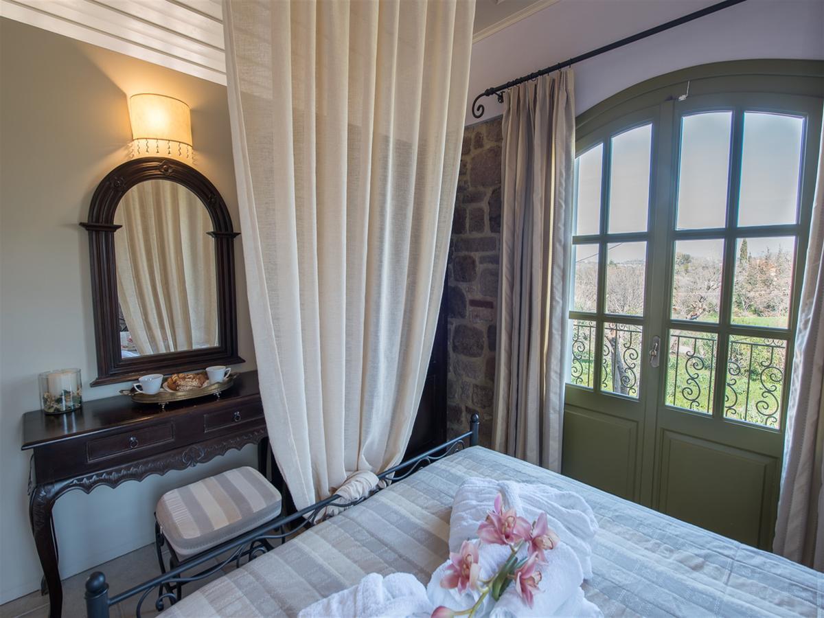 Moongarden Aparthotel Mithimna Ngoại thất bức ảnh