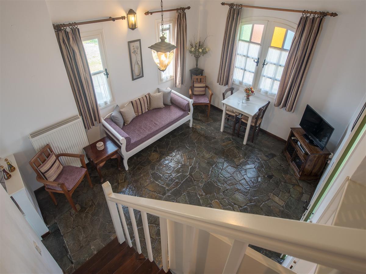 Moongarden Aparthotel Mithimna Ngoại thất bức ảnh