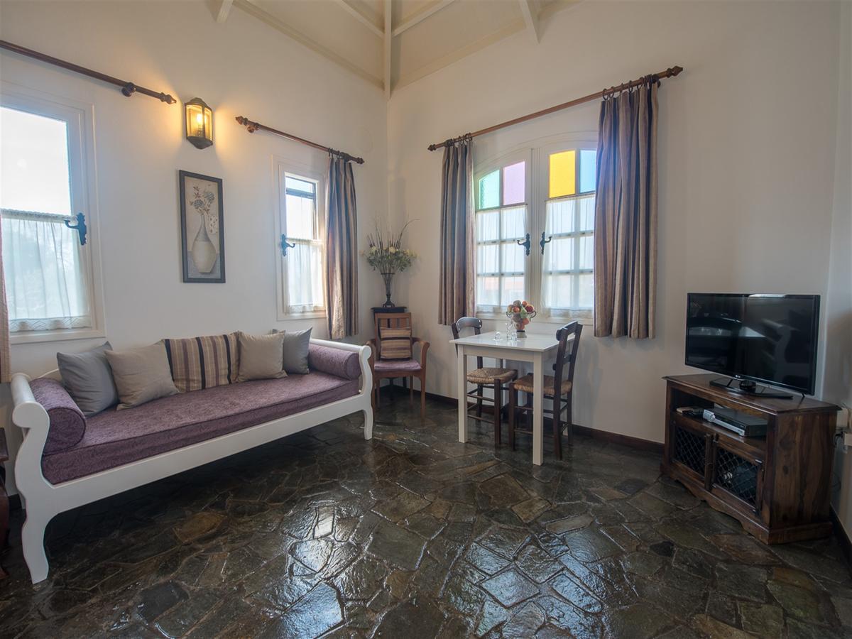 Moongarden Aparthotel Mithimna Ngoại thất bức ảnh