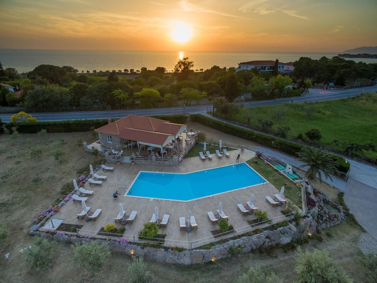 Moongarden Aparthotel Mithimna Ngoại thất bức ảnh