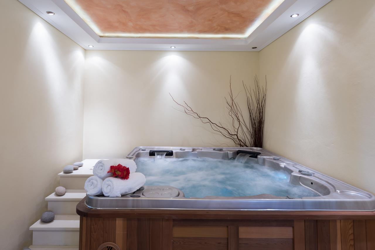 Moongarden Aparthotel Mithimna Ngoại thất bức ảnh
